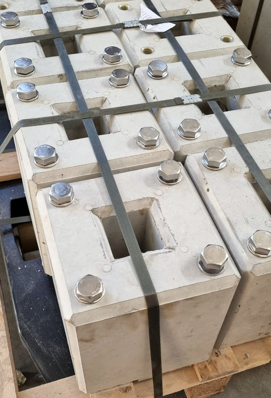 Ready-made concrete foundation specifically suitable for Original Easee Base 1-Way, 2-Way, 4-Way (90322)