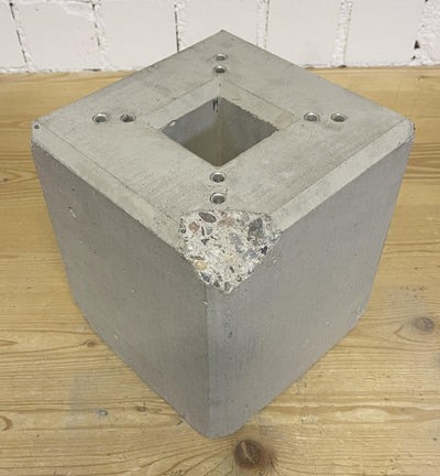 Ready-made concrete foundation for “DIE-LADESÄULE.DE” charging column, base or stele